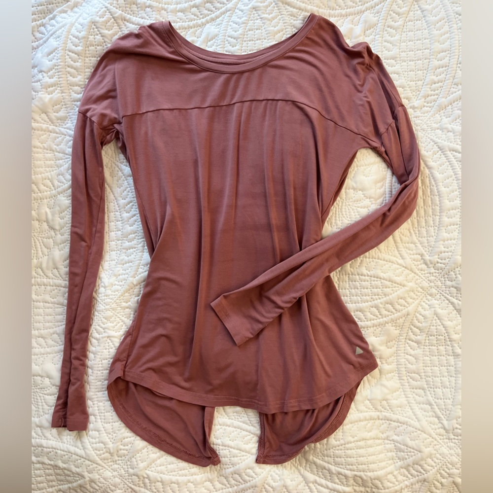 Balance athletica long sleeve - open back